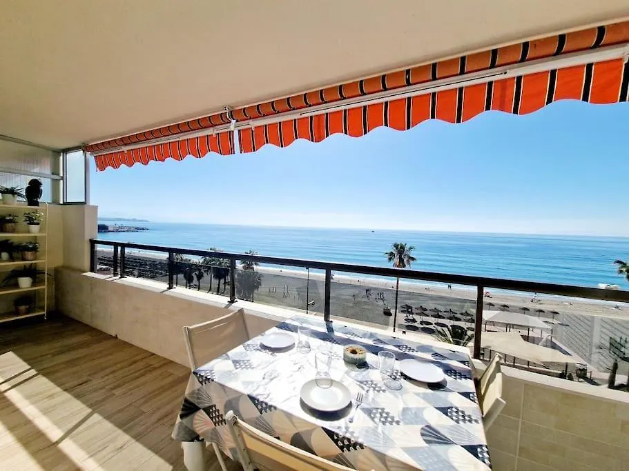 Daire Beachfront Dream: Prime Location With Sea Views Fuengirola