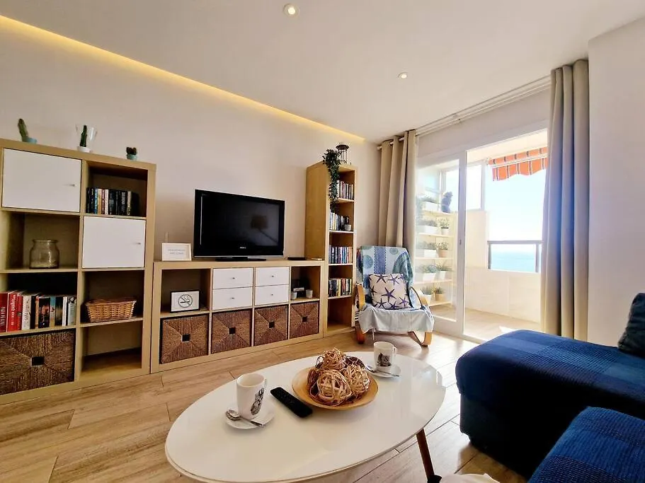 Beachfront Dream: Prime Location With Sea Views Fuengirola Daire