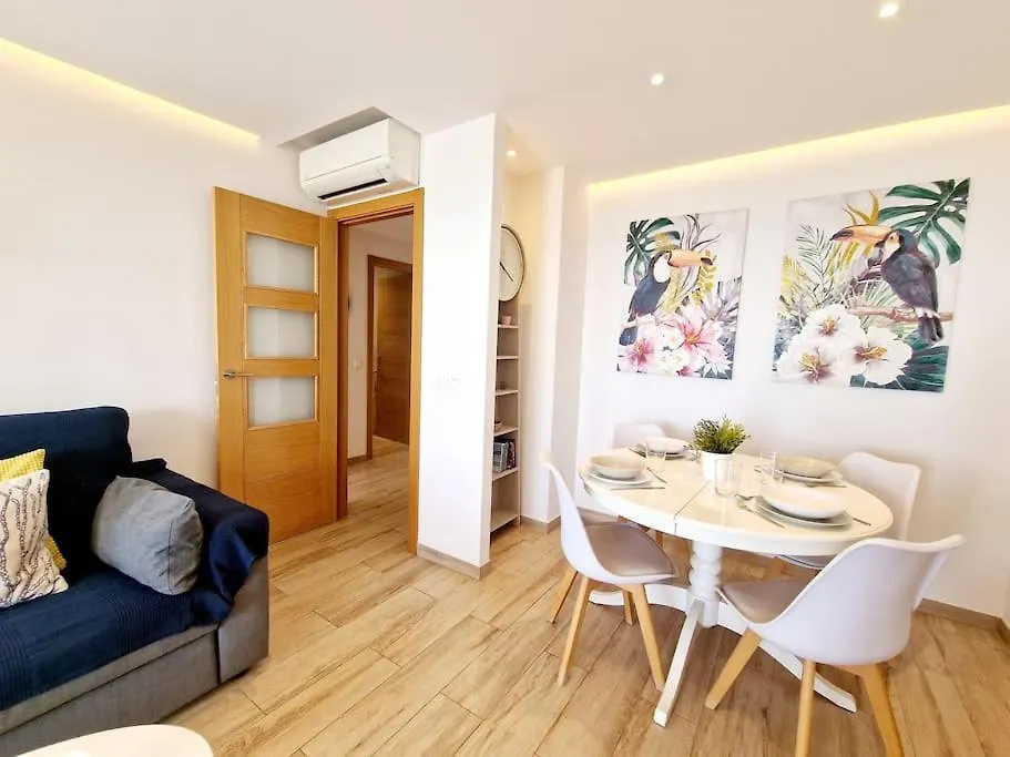 Daire Beachfront Dream: Prime Location With Sea Views Fuengirola