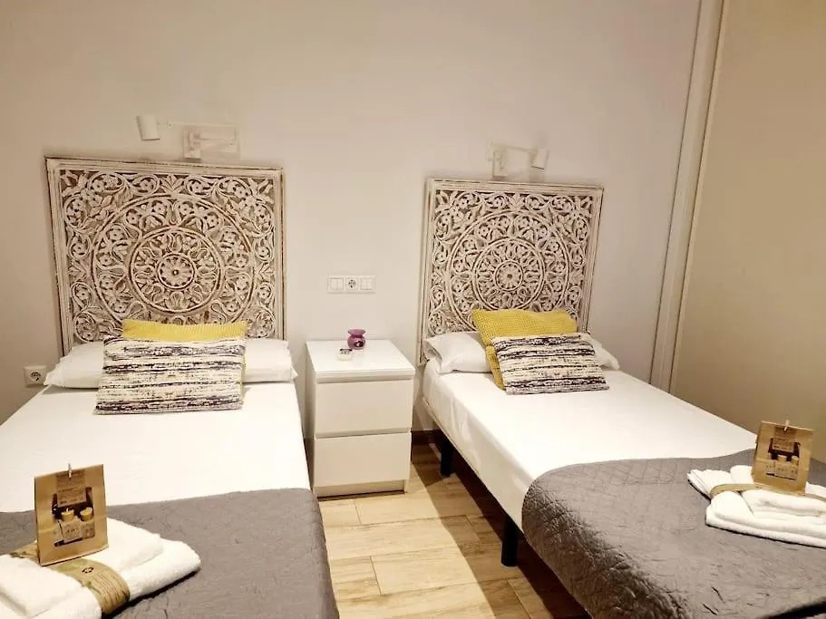 Beachfront Dream: Prime Location With Sea Views Fuengirola